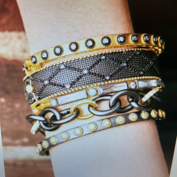 Freida Rothman signature textured hinged bangle new - Picture 3 of 12